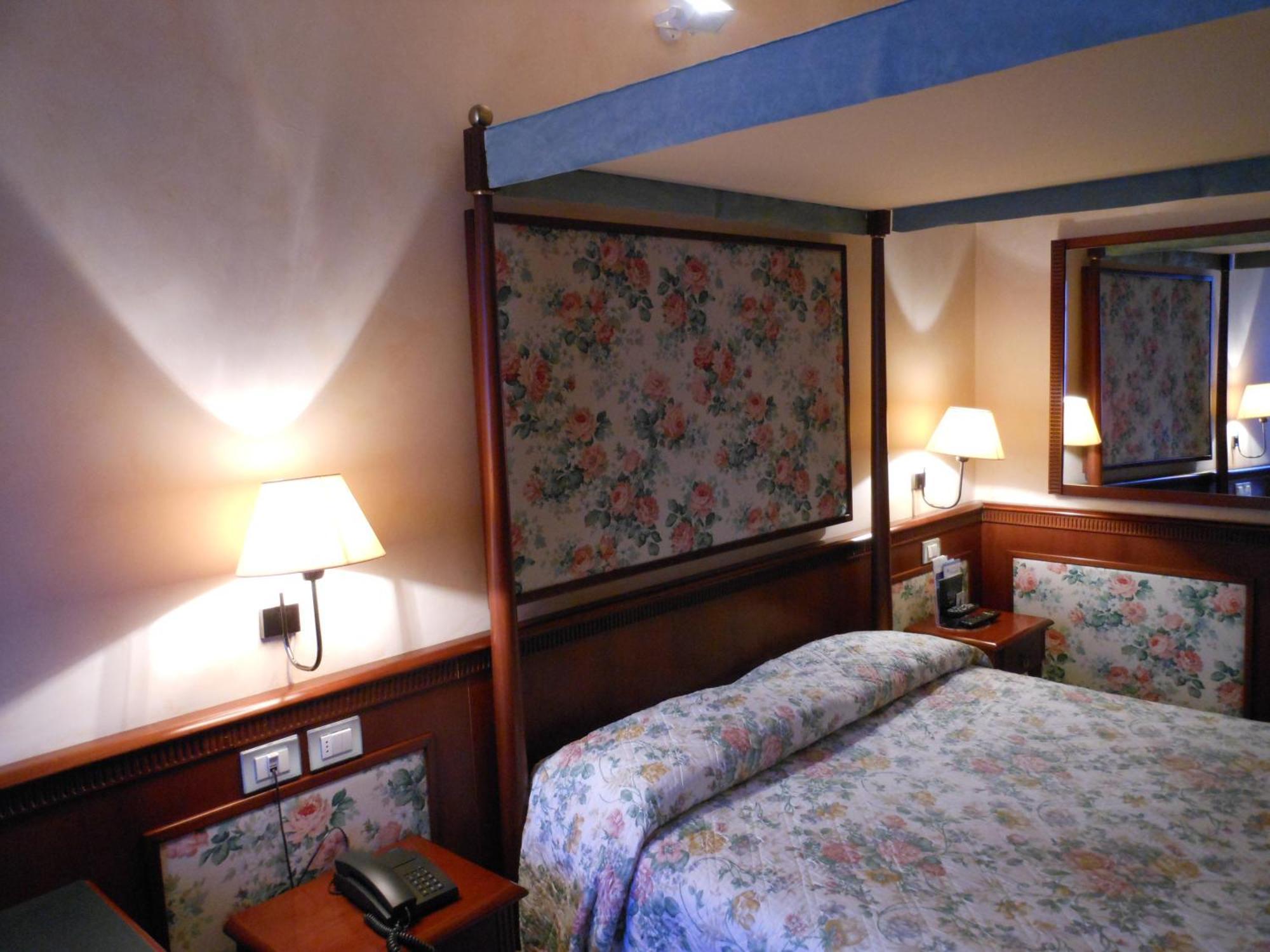 Agriturismo Cassinazza Orsenigo Phòng bức ảnh