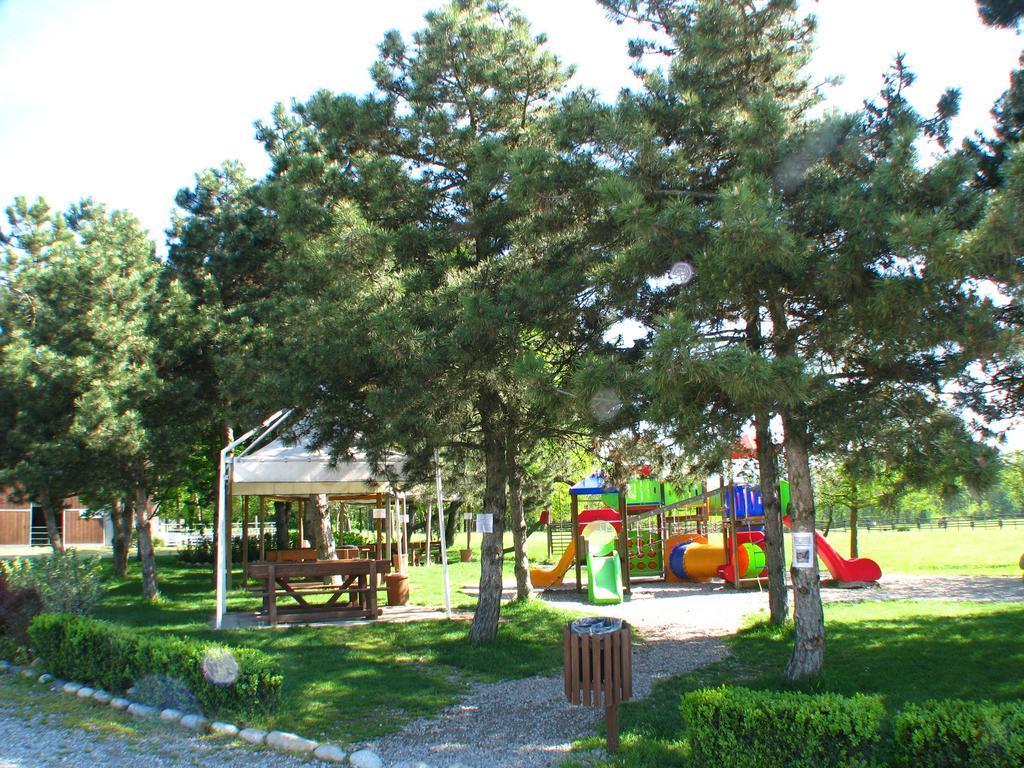 Agriturismo Cassinazza Orsenigo Ngoại thất bức ảnh