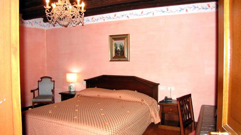 Agriturismo Cassinazza Orsenigo Phòng bức ảnh