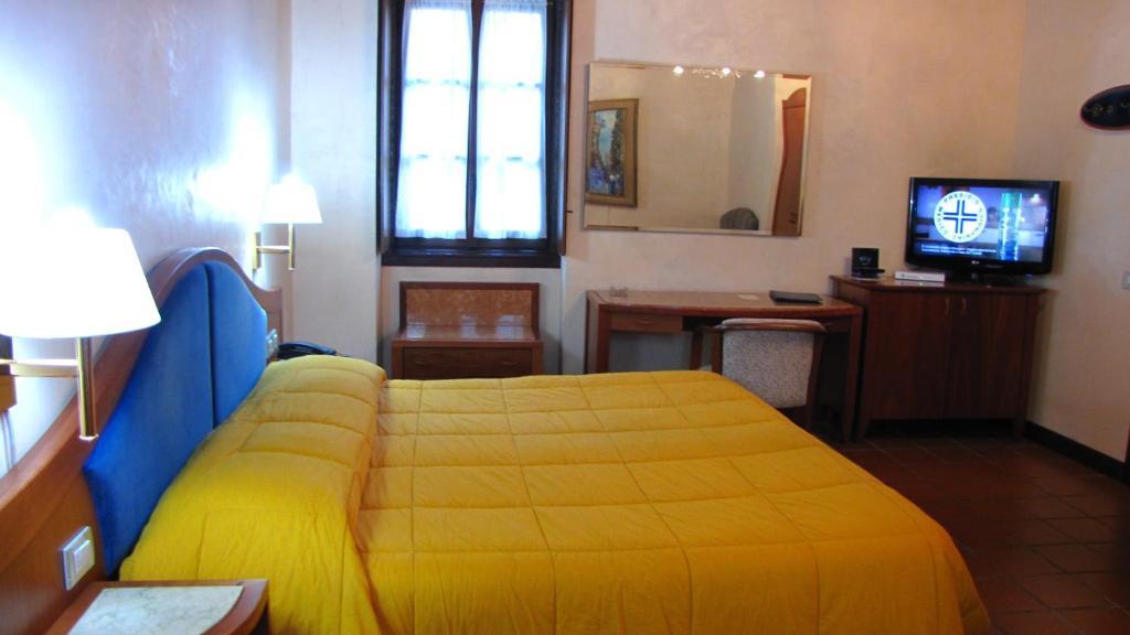 Agriturismo Cassinazza Orsenigo Phòng bức ảnh
